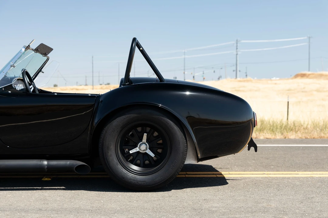 Shelby Cobra Replica - Image 10 of 31