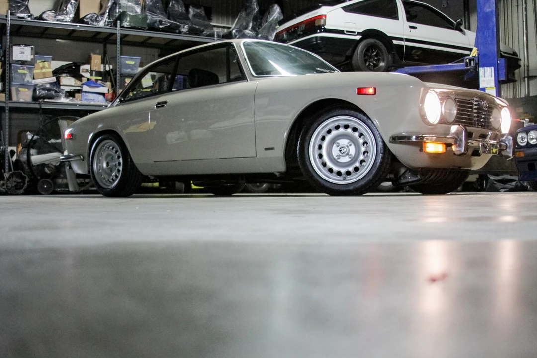 1974 Alfa Romeo 2000 GT Veloce - Image 13 of 31
