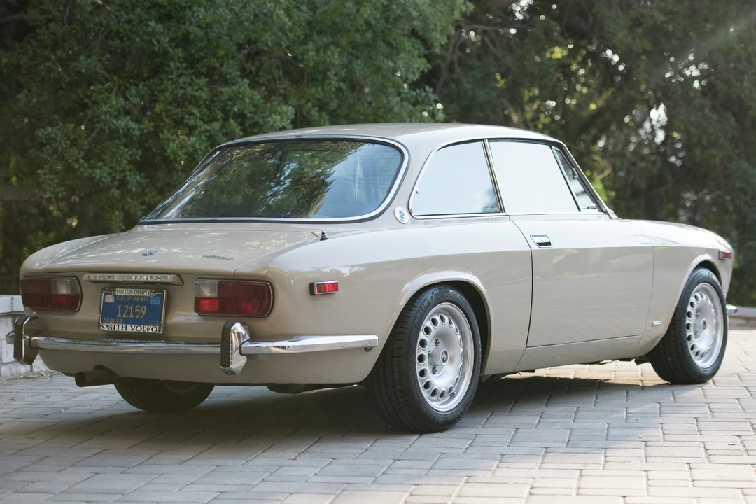 1974 Alfa Romeo 2000 GT Veloce - Image 10 of 31