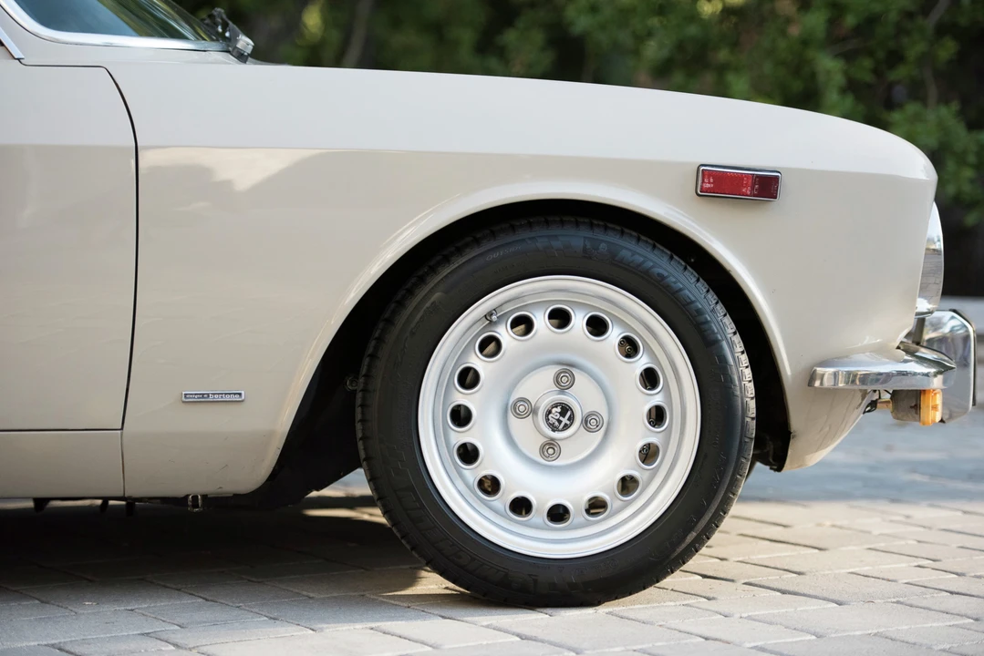 1974 Alfa Romeo 2000 GT Veloce - Image 16 of 31
