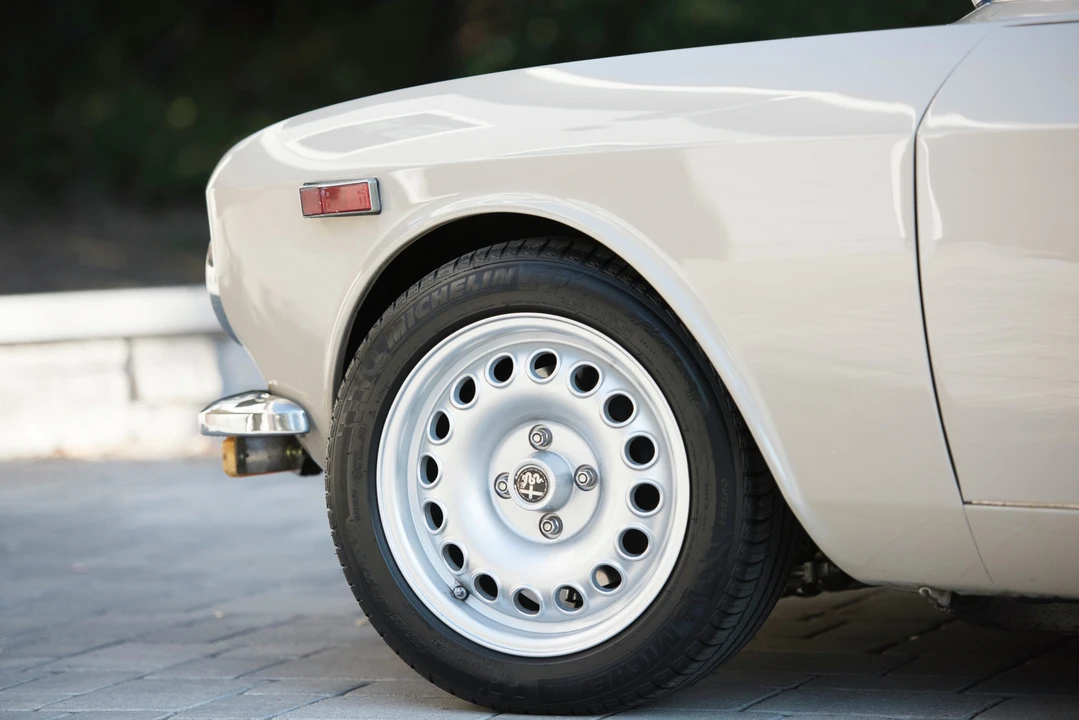 1974 Alfa Romeo 2000 GT Veloce - Image 17 of 31