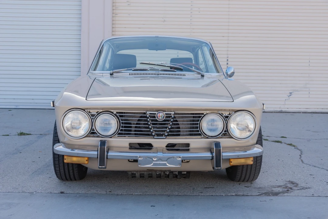 1974 Alfa Romeo 2000 GT Veloce - Image 10 of 31