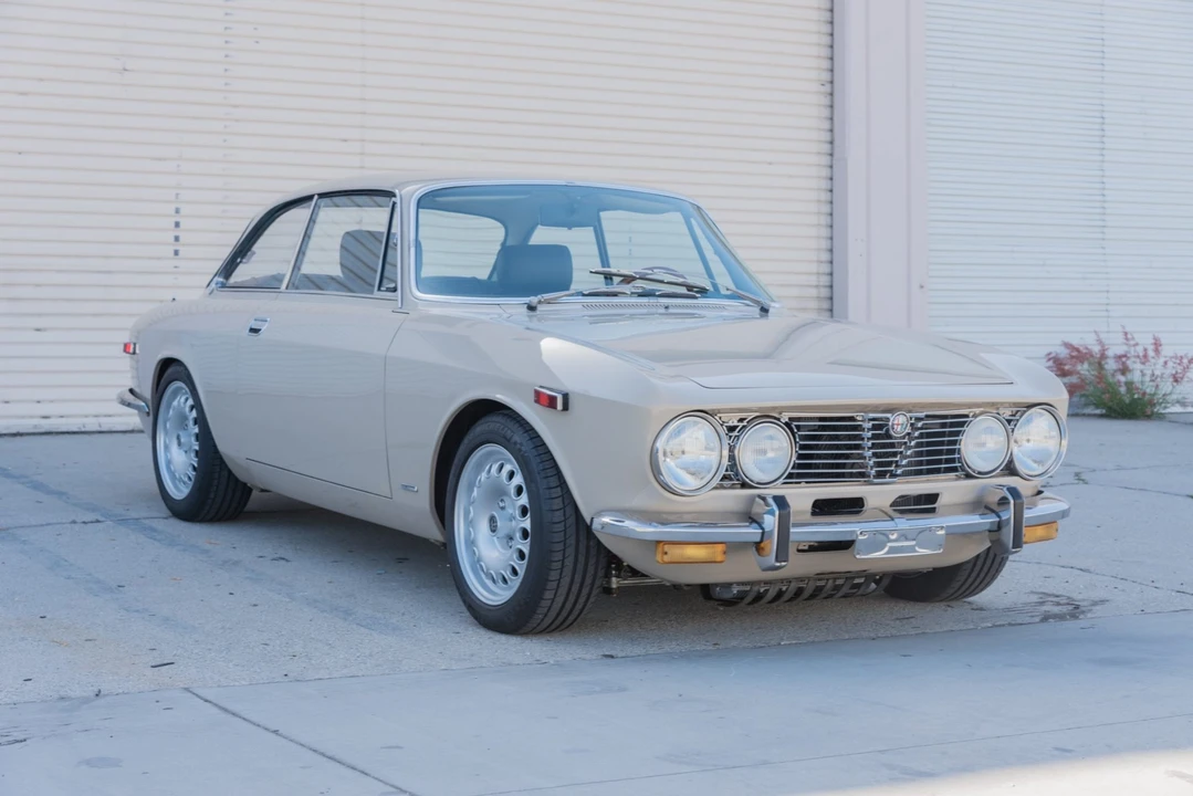 1974 Alfa Romeo 2000 GT Veloce - Image 9 of 31