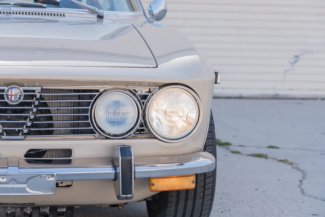 1974 Alfa Romeo 2000 GT Veloce - Image 14 of 31
