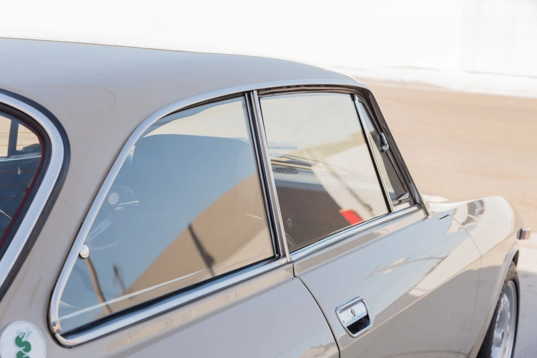 1974 Alfa Romeo 2000 GT Veloce - Image 27 of 31