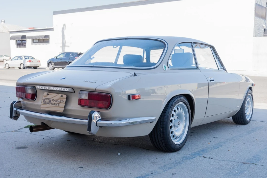 1974 Alfa Romeo 2000 GT Veloce - Image 7 of 31
