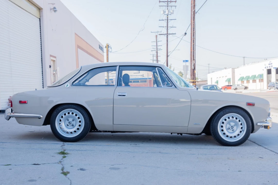 1974 Alfa Romeo 2000 GT Veloce - Image 8 of 31