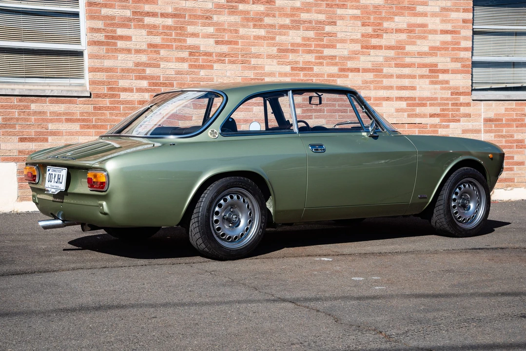 1971 Alfa Romeo 1750 GT Veloce - Image 10 of 31
