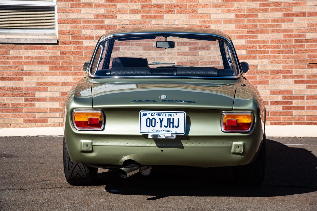 1971 Alfa Romeo 1750 GT Veloce - Image 9 of 31