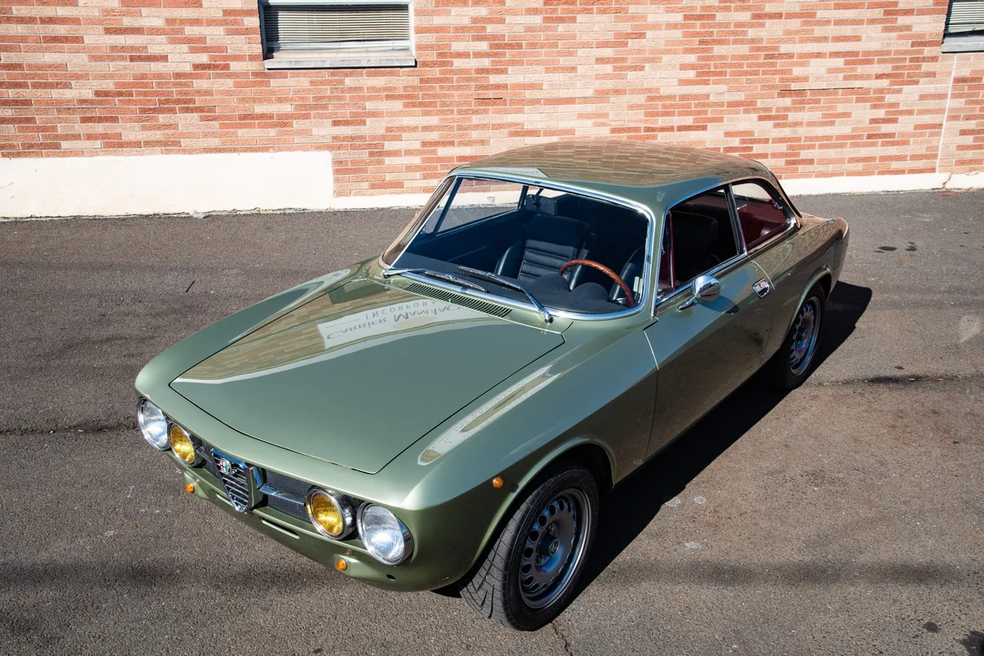 1971 Alfa Romeo 1750 GT Veloce - Image 22 of 31