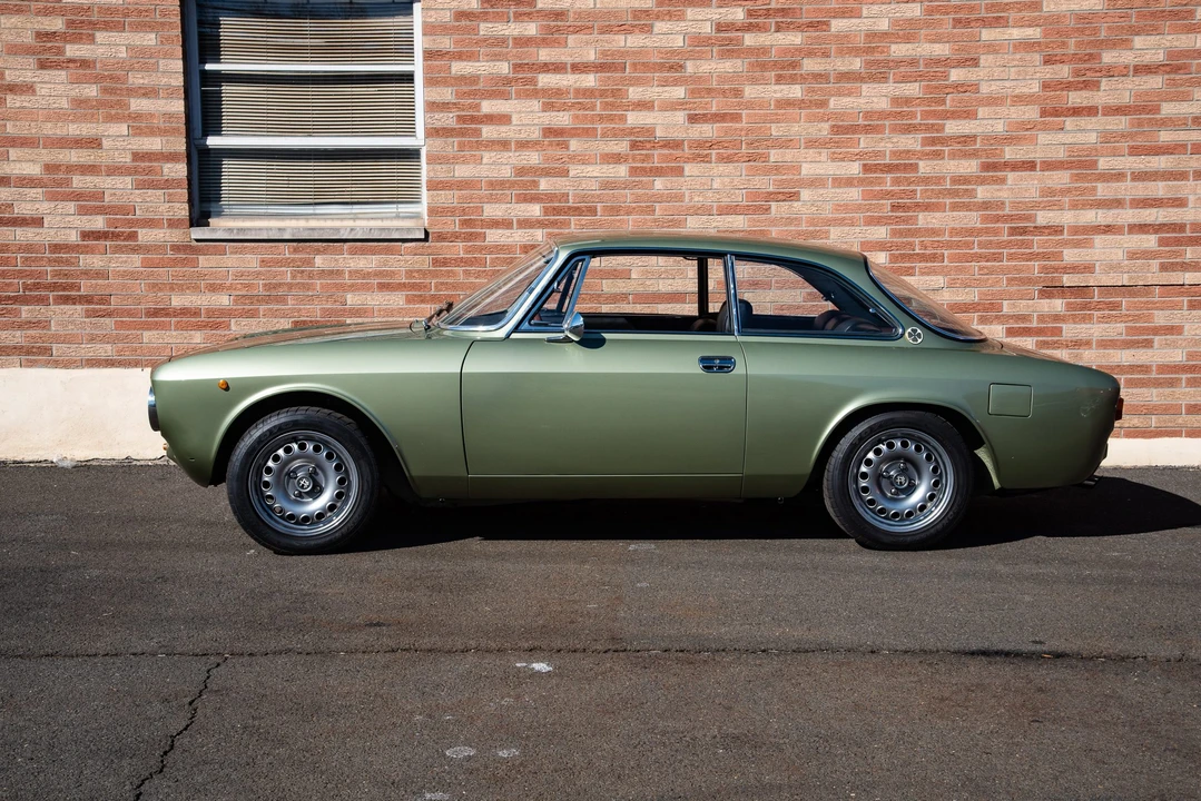 1971 Alfa Romeo 1750 GT Veloce - Image 7 of 31