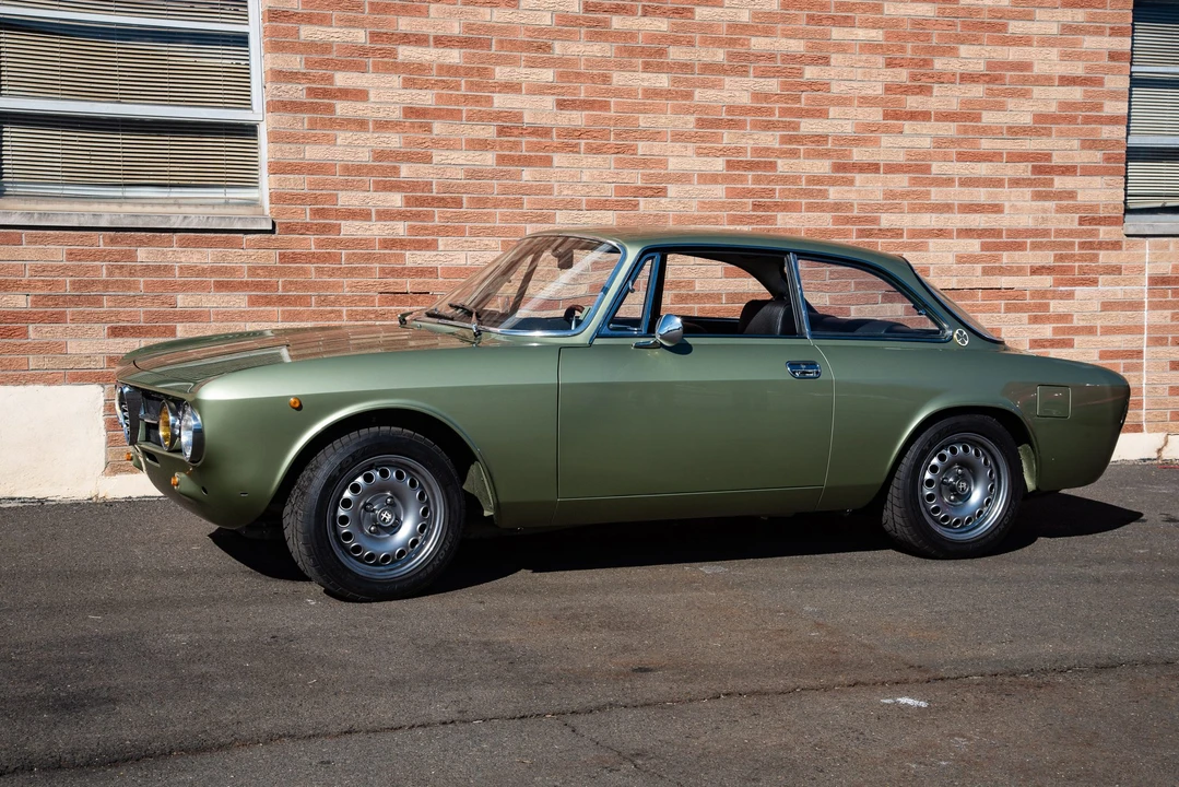 1971 Alfa Romeo 1750 GT Veloce - Image 6 of 31
