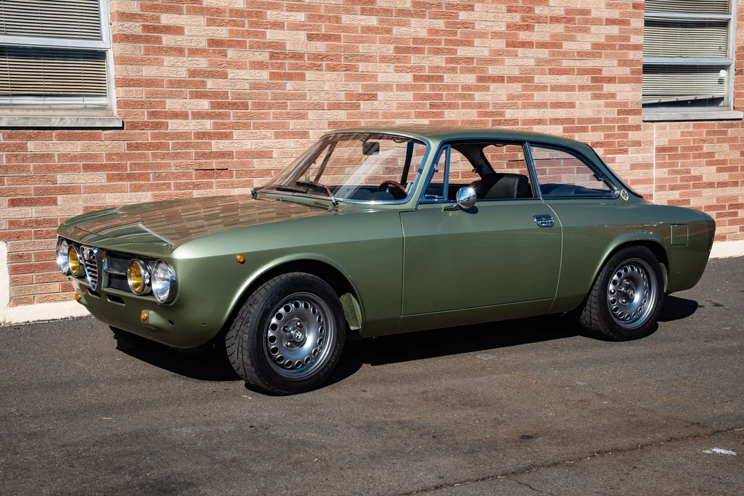 1971 Alfa Romeo 1750 GT Veloce - Image 5 of 31