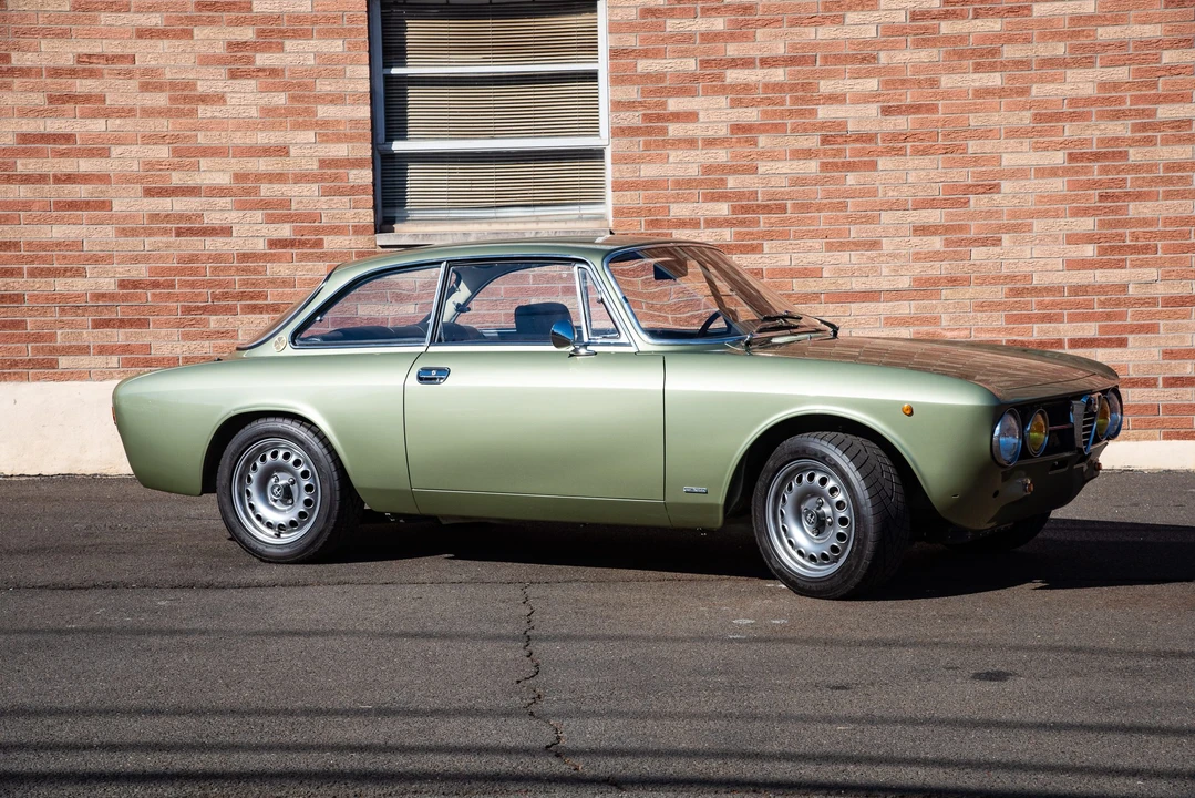 1971 Alfa Romeo 1750 GT Veloce - Image 15 of 31