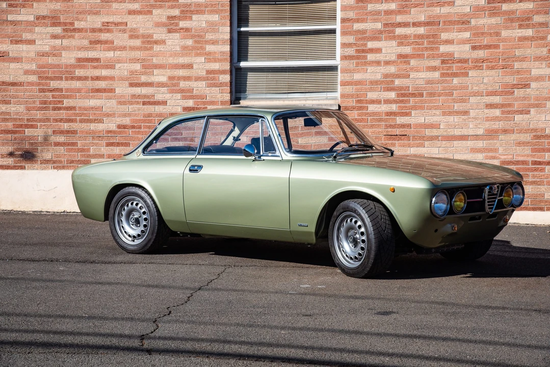 1971 Alfa Romeo 1750 GT Veloce - Image 17 of 31