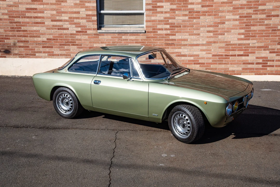 1971 Alfa Romeo 1750 GT Veloce - Image 16 of 31