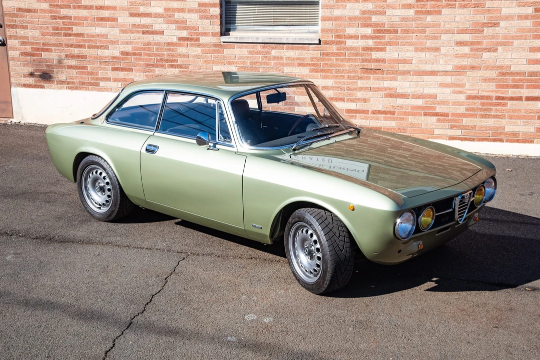 1971 Alfa Romeo 1750 GT Veloce - Image 18 of 31