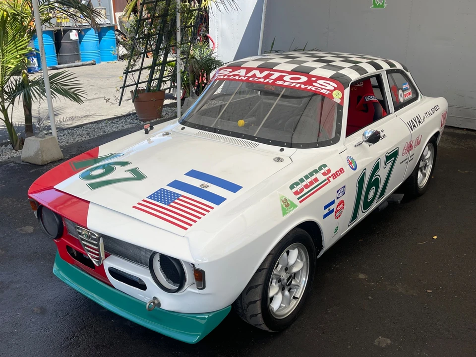 1967 Alfa Romeo Giulia Sprint GT Veloce - Image 11 of 31