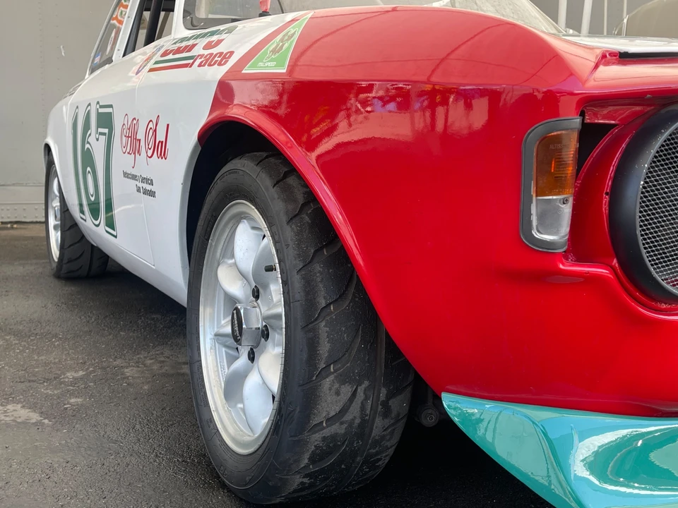 1967 Alfa Romeo Giulia Sprint GT Veloce - Image 15 of 31