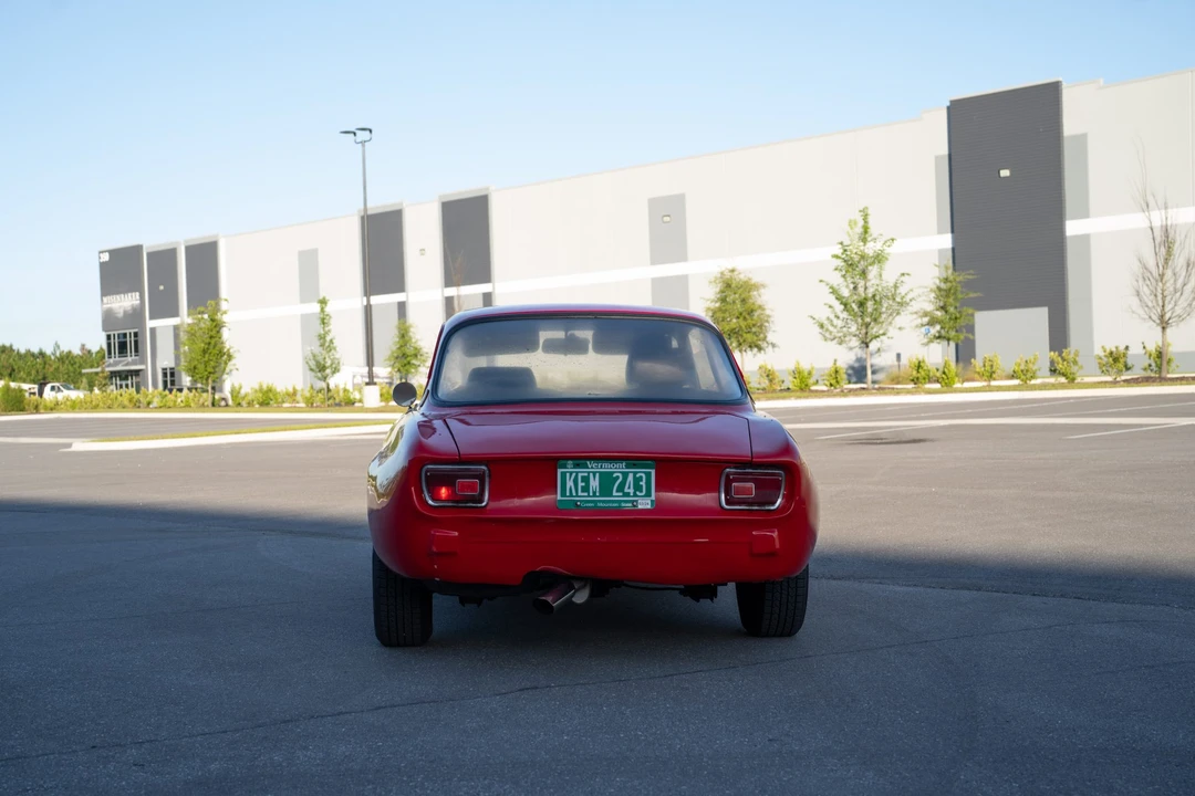 1973 Alfa Romeo 2000 GT Veloce - Image 13 of 31