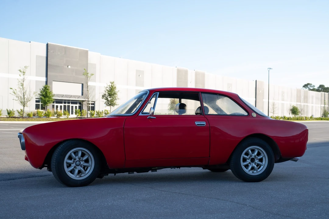 1973 Alfa Romeo 2000 GT Veloce - Image 8 of 31