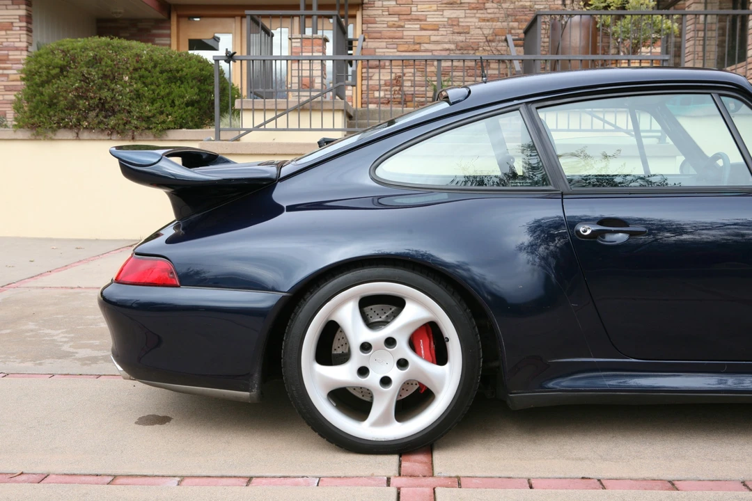 1997 Porsche 993 Carrera 4S - Image 24 of 31