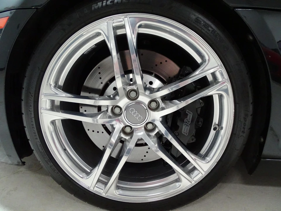 2009 Audi 42 R8 - Image 24 of 31