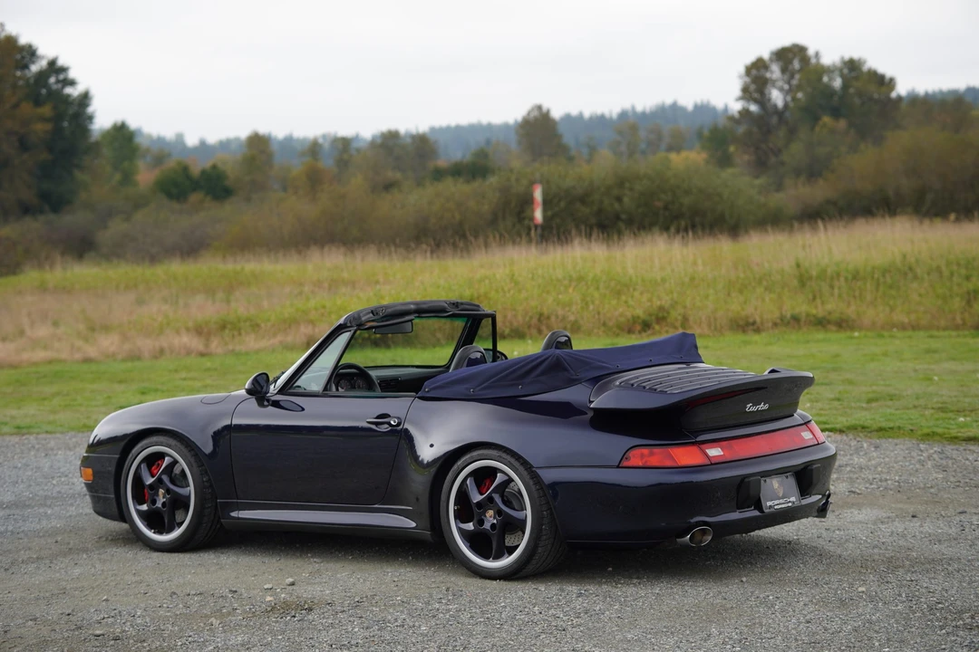 1995 Porsche 993 Carrera 4 - Image 11 of 31