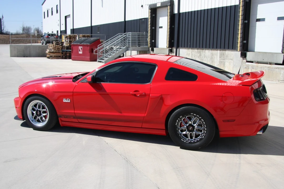 2013 Ford S197 Mustang - Image 2 of 7