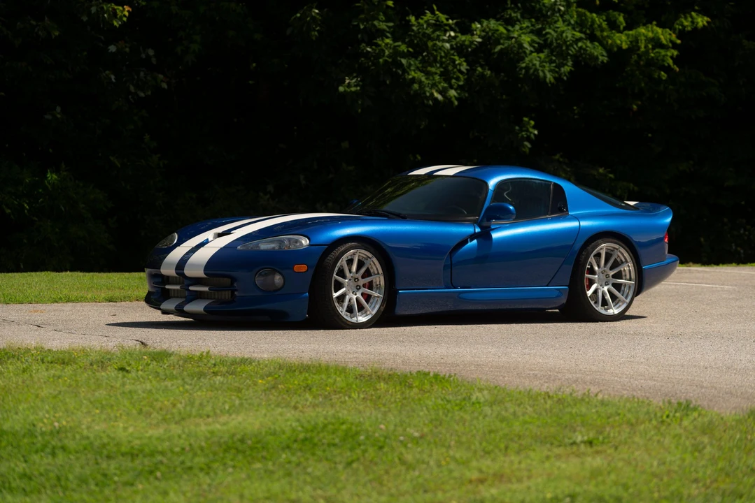 1997 Dodge Viper GTS 2nd Gen - Image 11 of 31