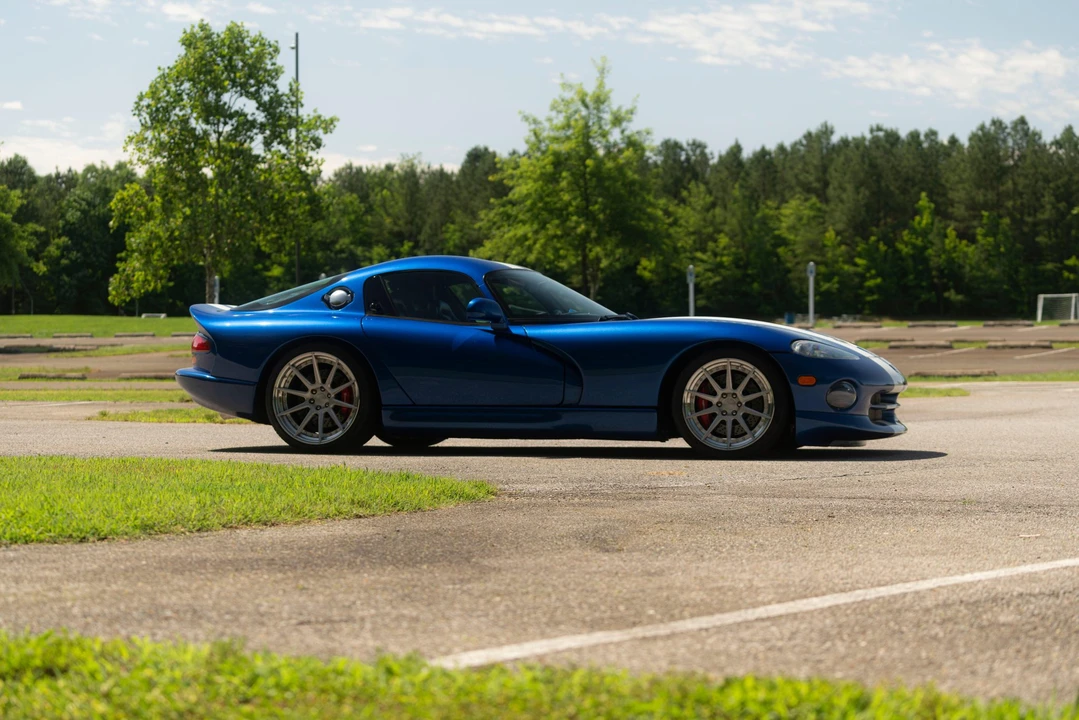 1997 Dodge Viper GTS 2nd Gen - Image 13 of 31