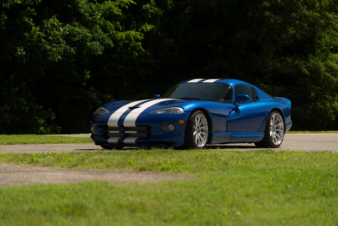 1997 Dodge Viper GTS 2nd Gen - Image 15 of 31