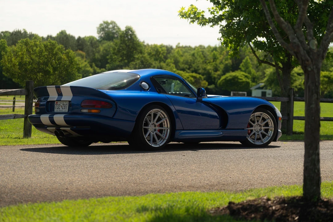 1997 Dodge Viper GTS 2nd Gen - Image 17 of 31
