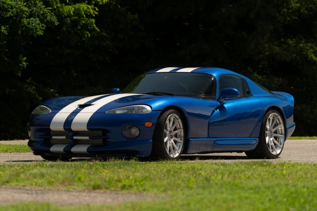 1997 Dodge Viper GTS 2nd Gen - Image 16 of 31