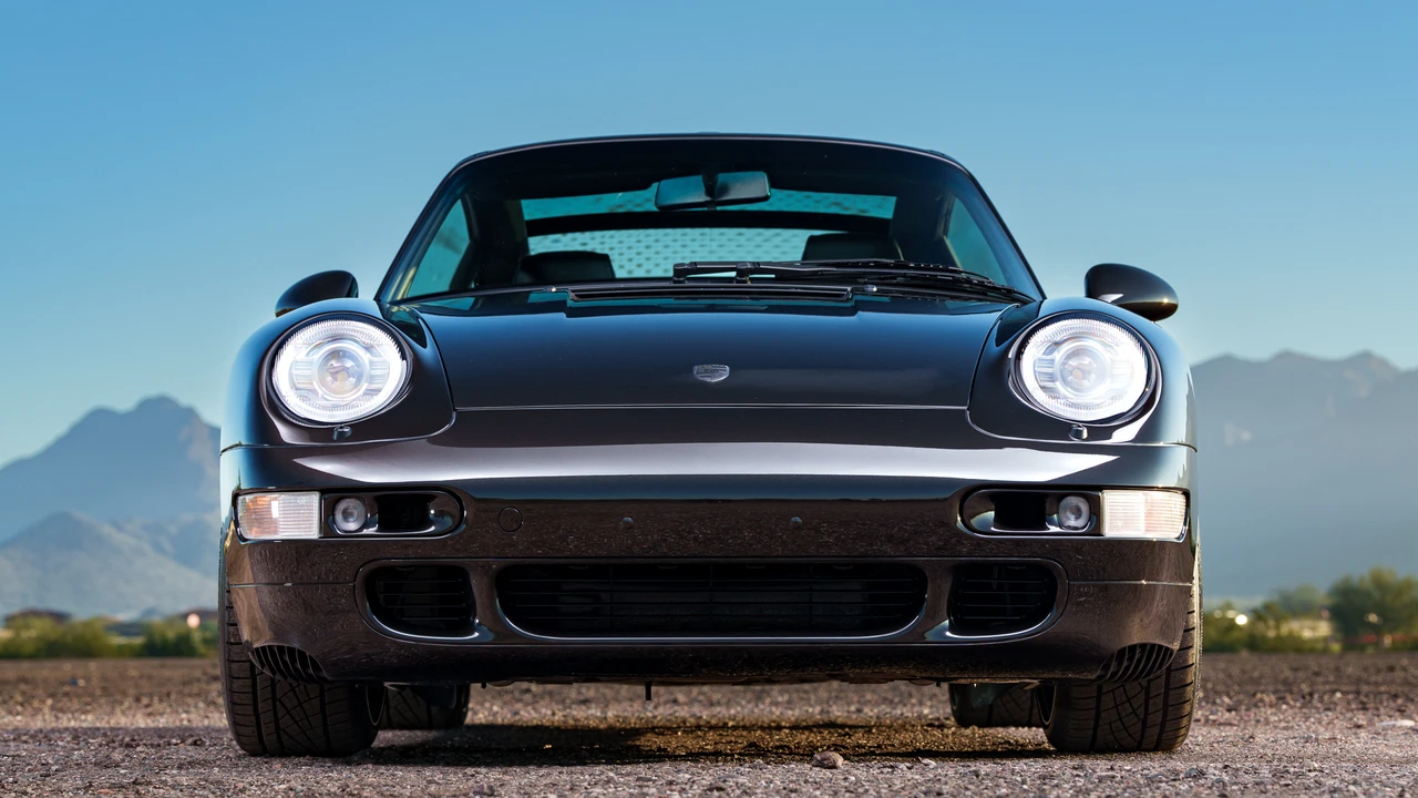 1997 Porsche 993 Carrera 4 - Image 9 of 31