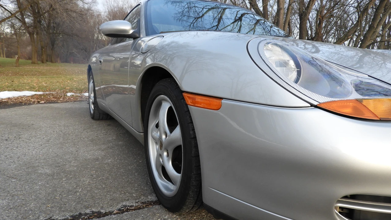 1999 Porsche 996 Carrera - Image 30 of 31
