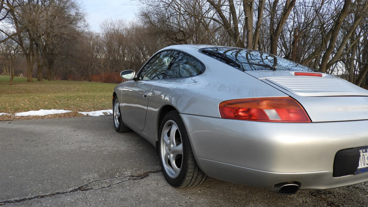 1999 Porsche 996 Carrera - Image 22 of 31
