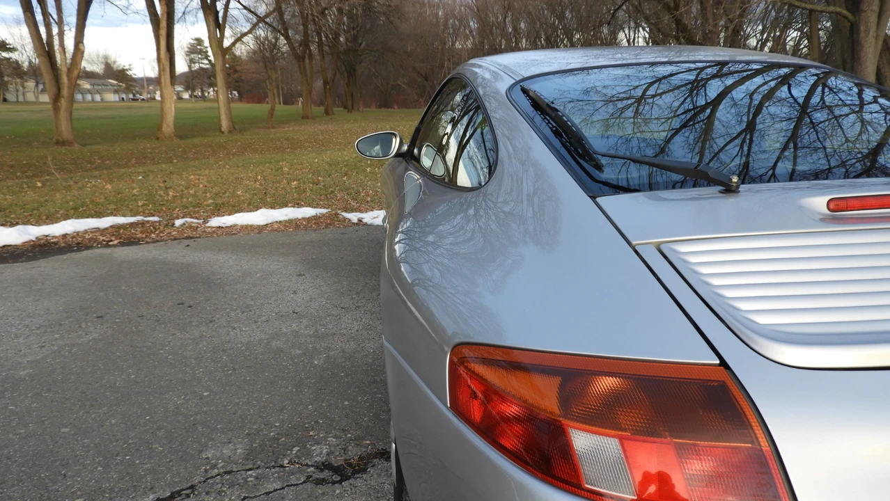 1999 Porsche 996 Carrera - Image 24 of 31