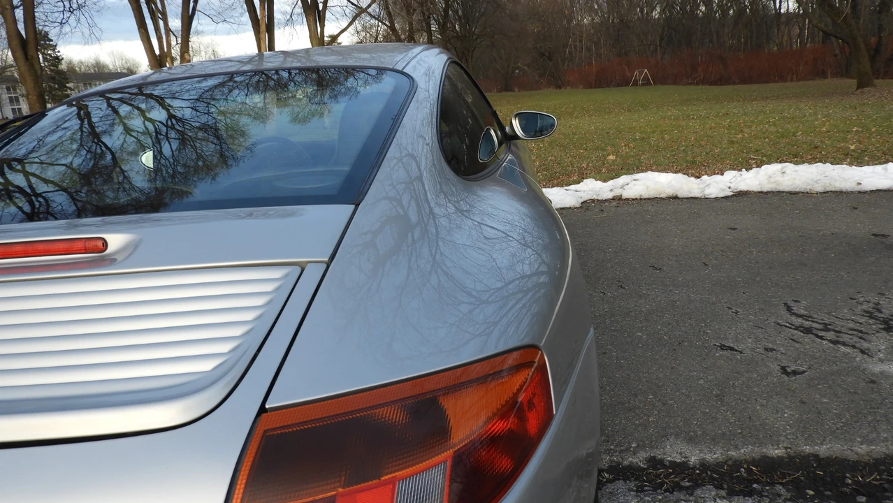 1999 Porsche 996 Carrera - Image 26 of 31
