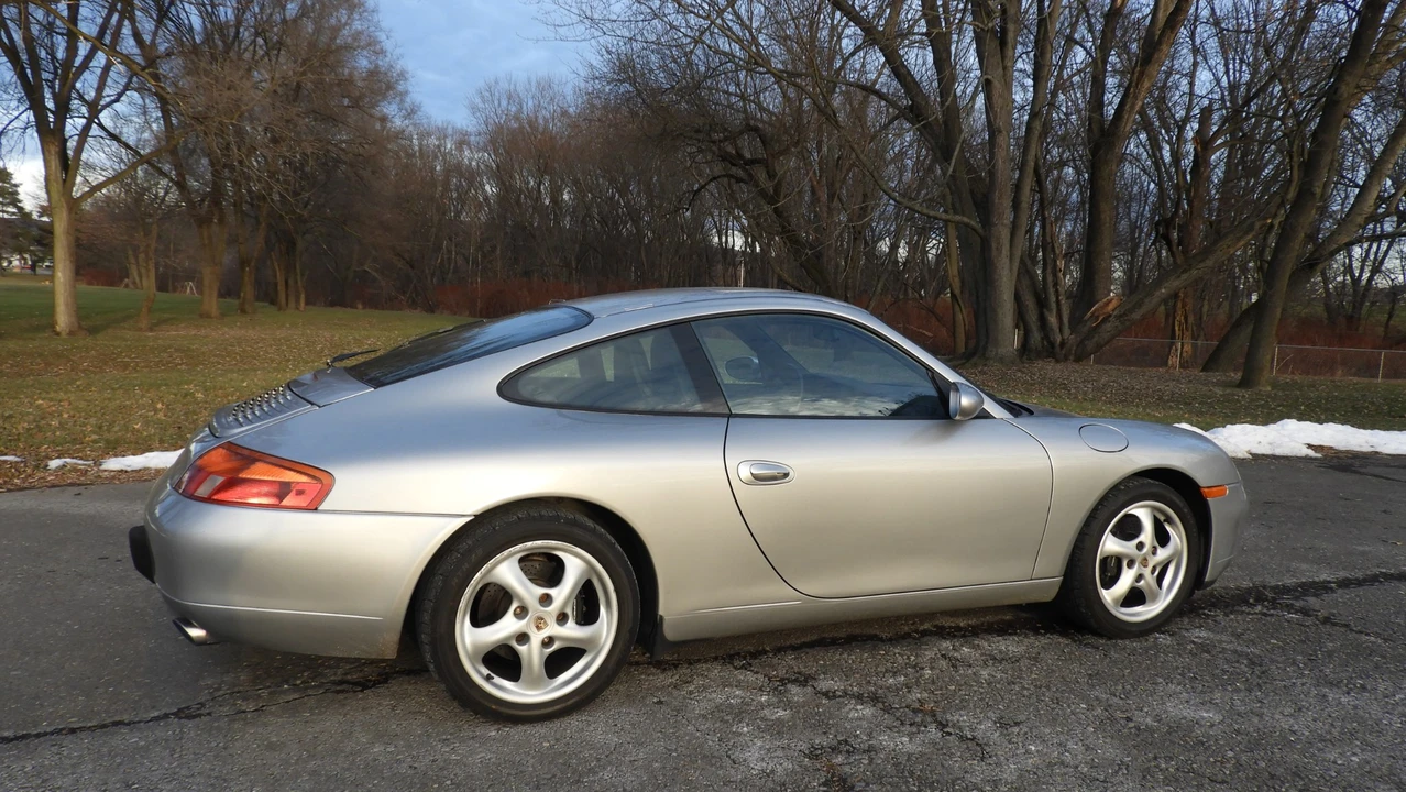 1999 Porsche 996 Carrera - Image 12 of 31
