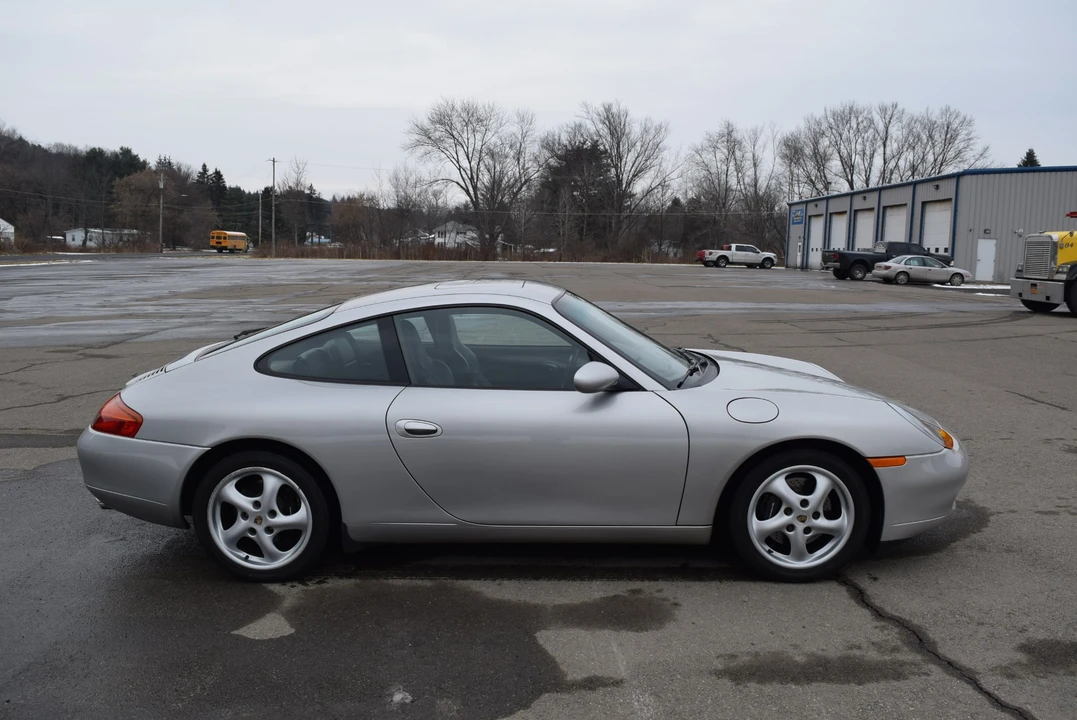 1999 Porsche 996 Carrera - Image 13 of 31