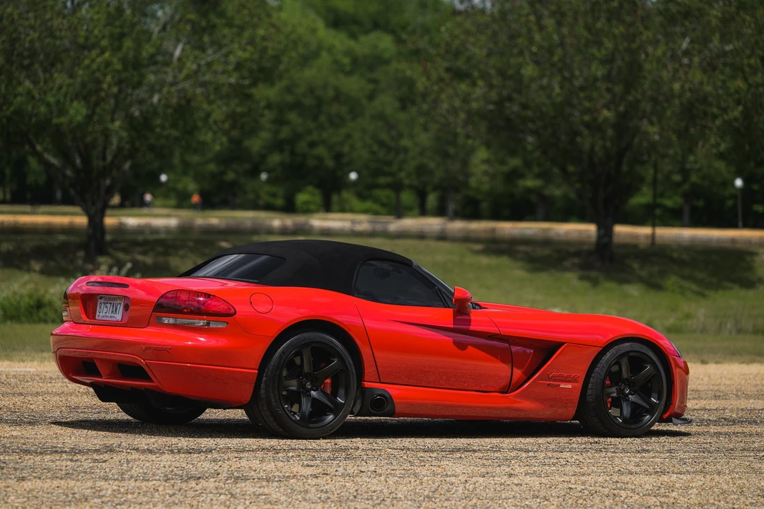2004 Dodge Viper 3rd Gen - Image 17 of 31