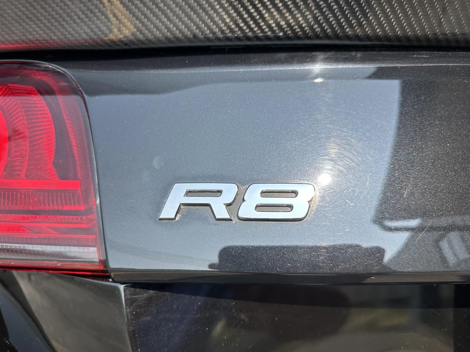 2010 Audi 42 R8 - Image 29 of 31