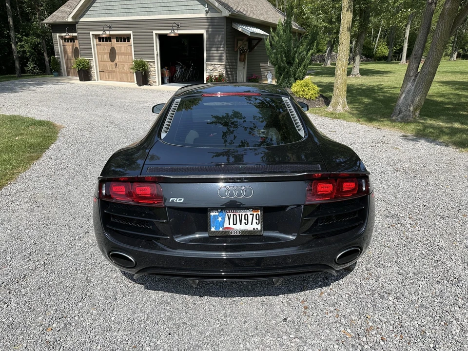 2010 Audi 42 R8 - Image 8 of 31