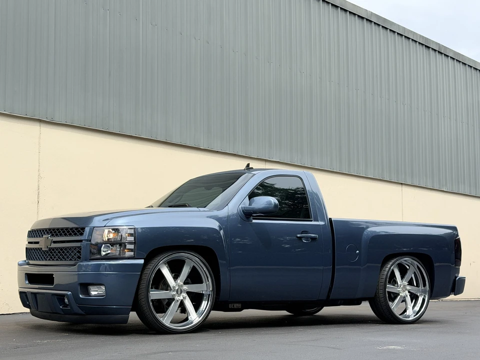 2010 Chevrolet Silverado 2nd Gen - Image 2 of 31