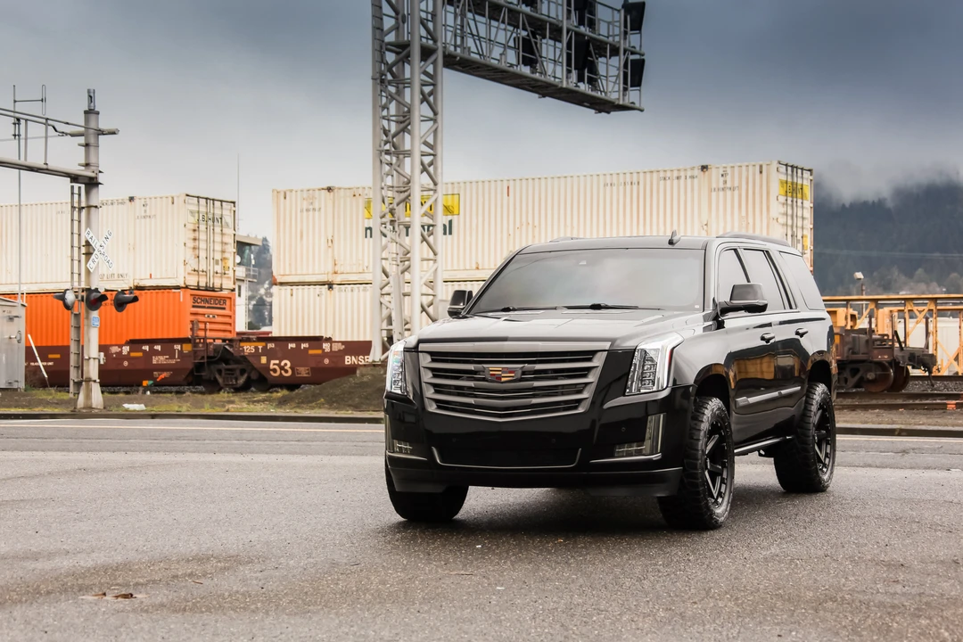 2015 Cadillac Escalade 4th Gen - Image 18 of 31
