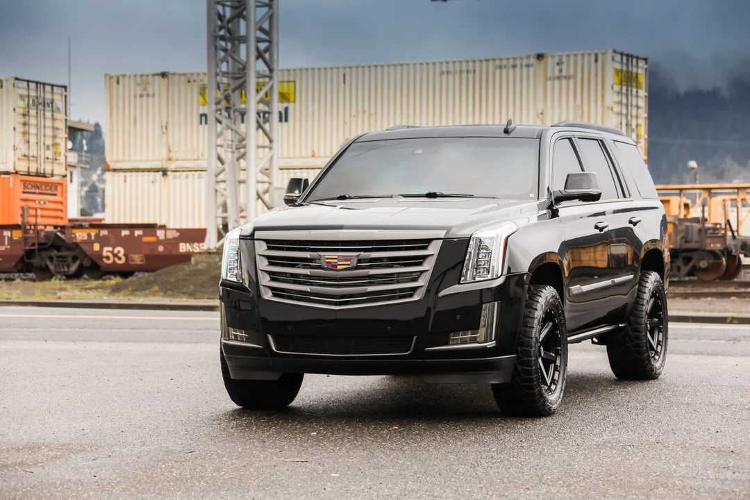 2015 Cadillac Escalade 4th Gen - Image 19 of 31
