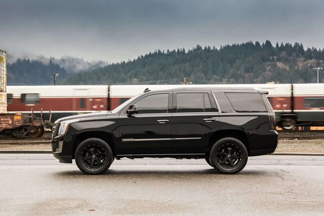 2015 Cadillac Escalade 4th Gen - Image 24 of 31