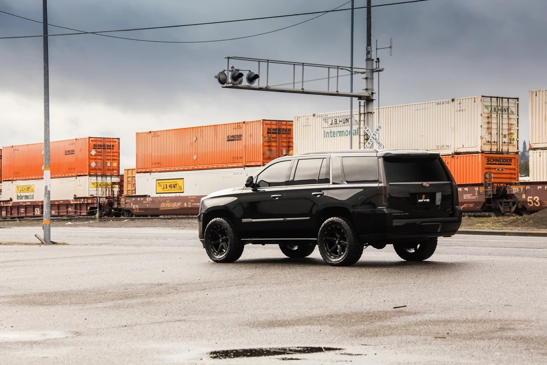 2015 Cadillac Escalade 4th Gen - Image 26 of 31