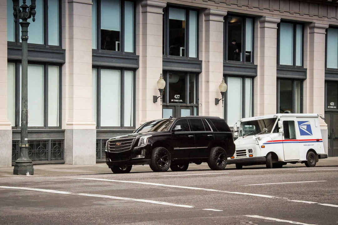 2015 Cadillac Escalade 4th Gen - Image 4 of 31